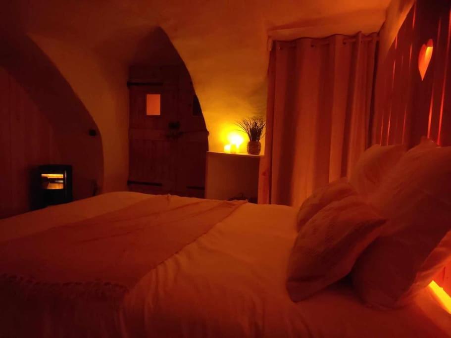 Nuit Romantique Avec Spa Privatif Meilhaud Exterior photo